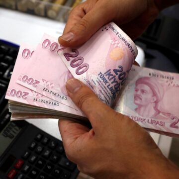 TRY Rout Imperils One of the Best Bets in Emerging Markets