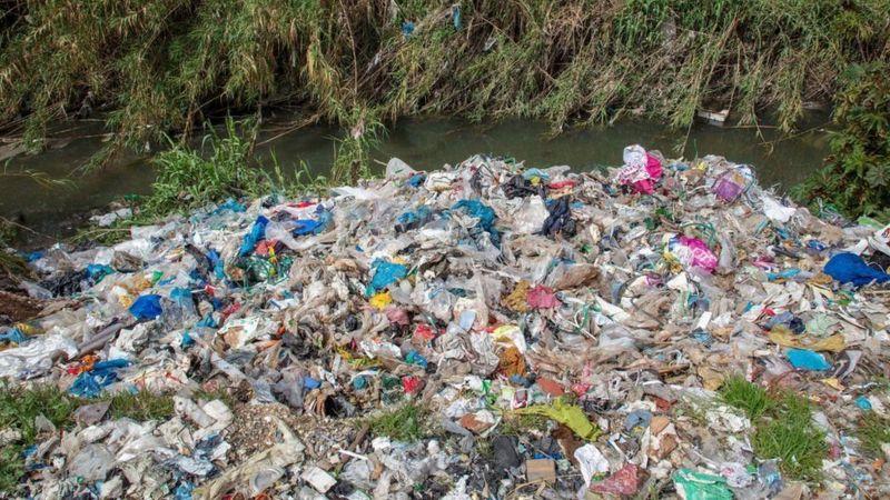 overview sayfa 2 fotoğraflı haber içinde greenpeace yazacak 1 foto greenpeace 3 ANKARA BANS MOST PLASTIC IMPORTS AS EU TRASH FOUND DUMPED ON ROADSIDES