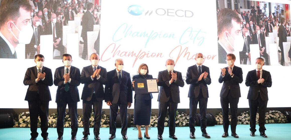Fatma Sahin becomes first Turkish mayor invited by OECD