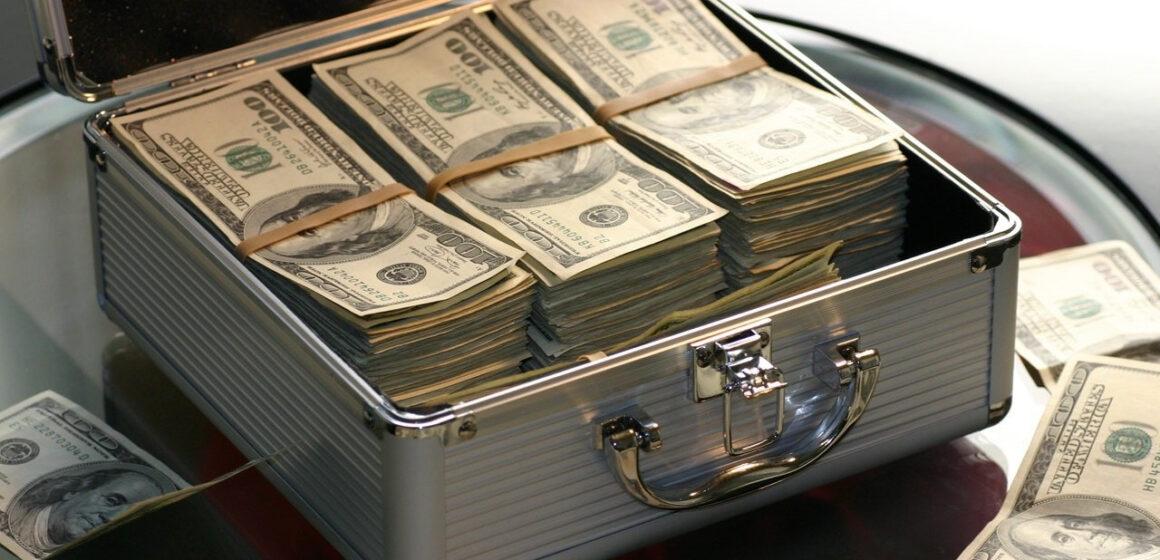 Private sector’s long-term debt down USD 2.2bn in April