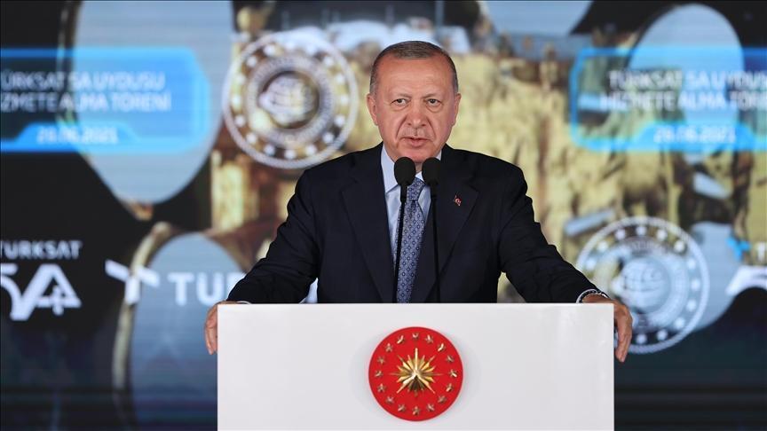 Overview sayfa 3 fotoğraflı haber içinde communication satellite yazacak TURKEY BECOMES ONE OF 10 COUNTRIES TO PRODUCE COMMUNICATION SATELLITE