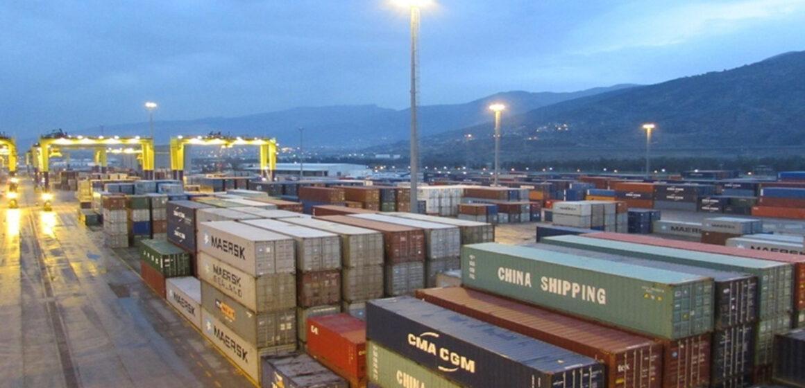 Current account posts USD 683m deficit