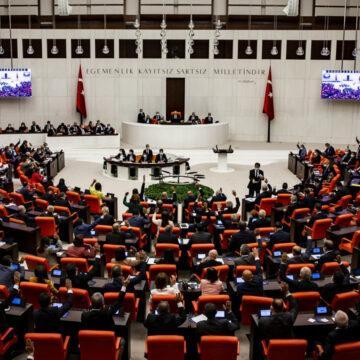 Parliament ratifies motion on Iraq, Syria