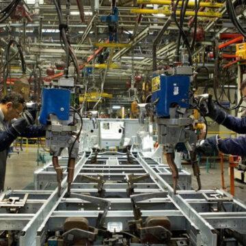 Manufacturing capacity inches up in March