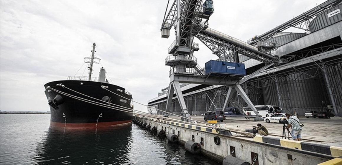 1st grain-loaded ship sets off from Ukrainian port