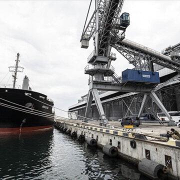 1st grain-loaded ship sets off from Ukrainian port